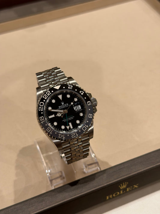 Rolex GMT-Master II “Bruce Wayne” 2026 – 126710GRNR Jubilee Full Set