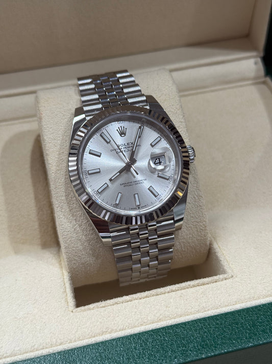 Rolex Datejust 41 – 126334 (2022) Silver Dial – box booklets NO WARRANTY CARD