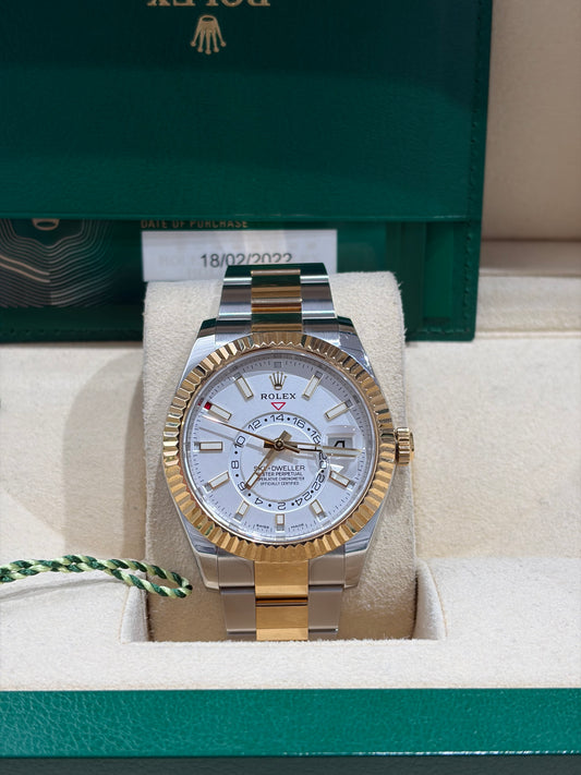 Rolex Datejust 41 – 126334 (2022) Silver Dial – Full Set